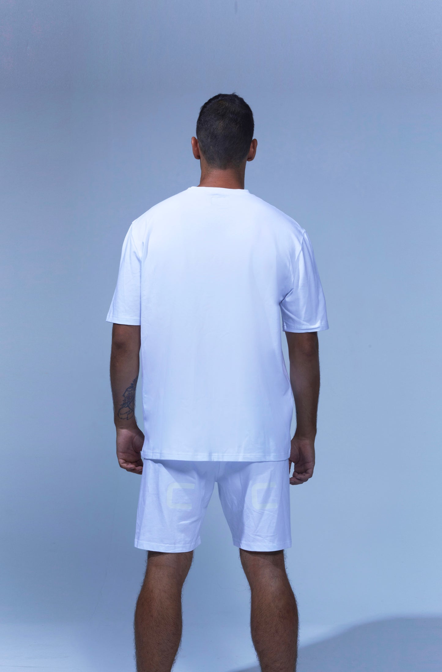 Short sleeve suit