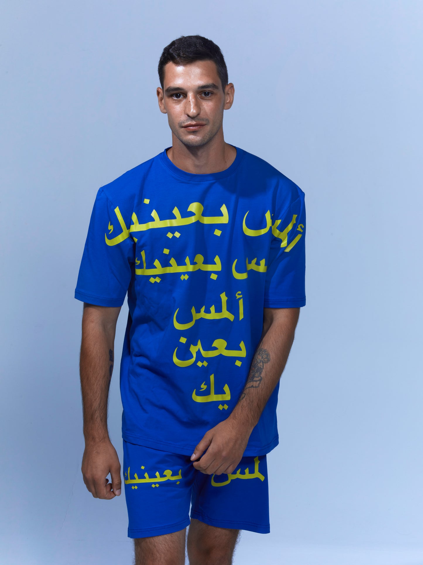 Short-sleeve suit